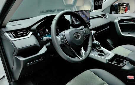 Toyota RAV4, 2025 год, 4 350 000 рублей, 17 фотография