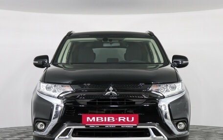 Mitsubishi Outlander III рестайлинг 3, 2022 год, 2 699 000 рублей, 2 фотография