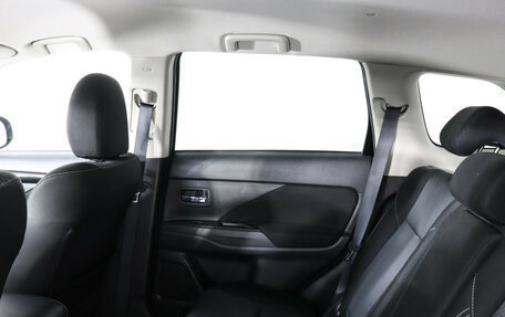 Mitsubishi Outlander III рестайлинг 3, 2022 год, 2 699 000 рублей, 10 фотография