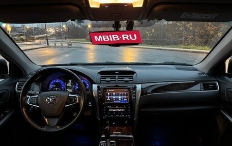 Toyota Camry, 2017 год, 2 350 000 рублей, 9 фотография