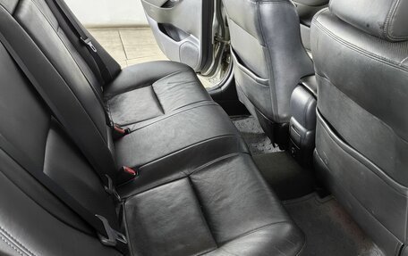 Toyota Avensis III рестайлинг, 2006 год, 750 000 рублей, 24 фотография