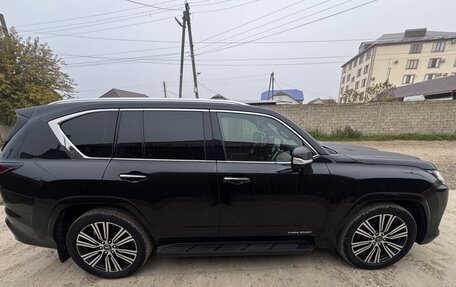 Lexus LX, 2022 год, 18 000 000 рублей, 3 фотография