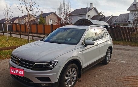 Volkswagen Tiguan II, 2020 год, 3 550 000 рублей, 2 фотография