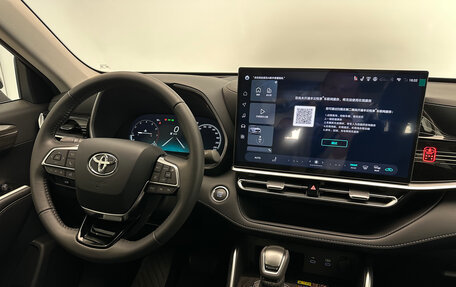 Toyota Highlander, 2025 год, 5 990 000 рублей, 14 фотография