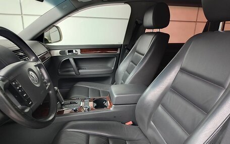 Volkswagen Touareg III, 2010 год, 1 049 000 рублей, 11 фотография