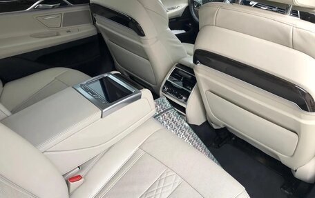 BMW 7 серия, 2016 год, 4 500 000 рублей, 26 фотография