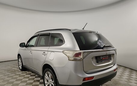 Mitsubishi Outlander III рестайлинг 3, 2013 год, 1 099 000 рублей, 7 фотография