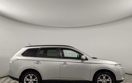 Mitsubishi Outlander III рестайлинг 3, 2013 год, 1 099 000 рублей, 4 фотография