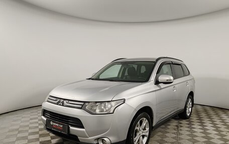 Mitsubishi Outlander III рестайлинг 3, 2013 год, 1 099 000 рублей, 1 фотография