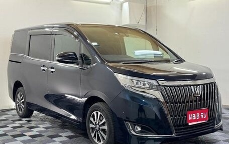 Toyota Esquire I, 2021 год, 2 219 000 рублей, 1 фотография