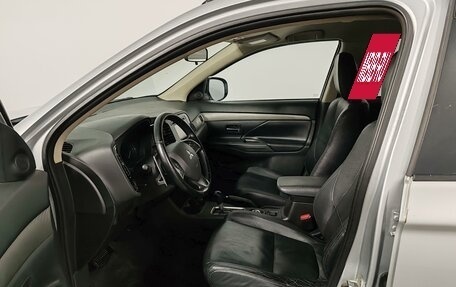 Mitsubishi Outlander III рестайлинг 3, 2013 год, 1 099 000 рублей, 16 фотография