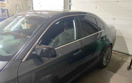 BMW 5 серия, 2003 год, 980 000 рублей, 18 фотография