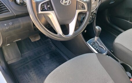 Hyundai Solaris II рестайлинг, 2014 год, 900 000 рублей, 3 фотография