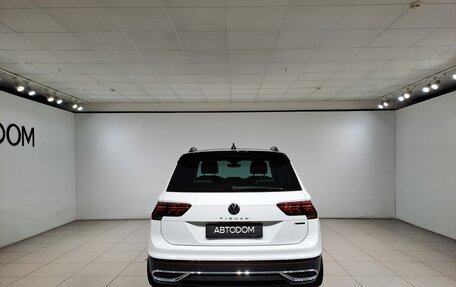 Volkswagen Tiguan II, 2021 год, 3 699 000 рублей, 6 фотография