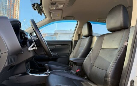 Mitsubishi Outlander III рестайлинг 3, 2017 год, 2 420 000 рублей, 4 фотография