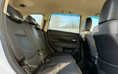 Mitsubishi Outlander III рестайлинг 3, 2017 год, 2 420 000 рублей, 3 фотография