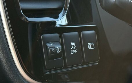 Mitsubishi Outlander III рестайлинг 3, 2017 год, 2 420 000 рублей, 6 фотография