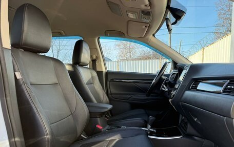 Mitsubishi Outlander III рестайлинг 3, 2017 год, 2 420 000 рублей, 17 фотография