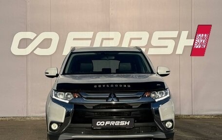 Mitsubishi Outlander III рестайлинг 3, 2017 год, 2 420 000 рублей, 15 фотография