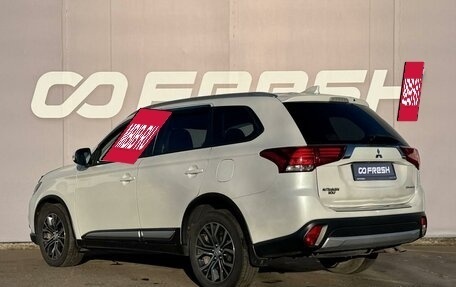 Mitsubishi Outlander III рестайлинг 3, 2017 год, 2 420 000 рублей, 14 фотография