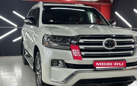 Toyota Land Cruiser 200, 2017 год, 6 500 000 рублей, 2 фотография