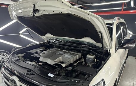 Toyota Land Cruiser 200, 2017 год, 6 500 000 рублей, 5 фотография