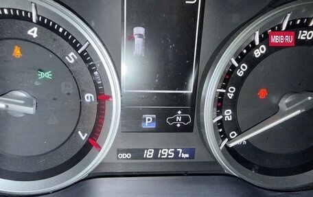 Toyota Land Cruiser 200, 2017 год, 6 500 000 рублей, 13 фотография