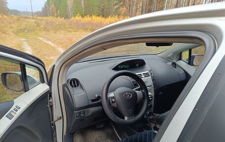 Toyota Yaris III рестайлинг, 2007 год, 370 000 рублей, 9 фотография