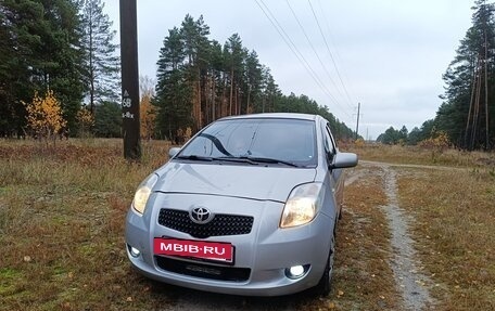 Toyota Yaris III рестайлинг, 2007 год, 370 000 рублей, 6 фотография