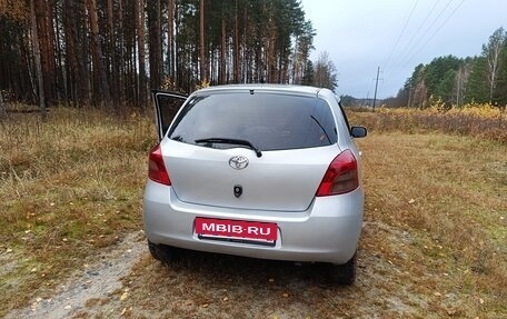 Toyota Yaris III рестайлинг, 2007 год, 370 000 рублей, 8 фотография