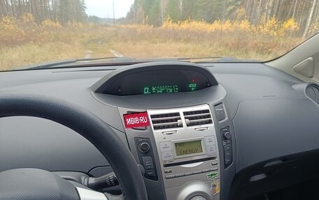 Toyota Yaris III рестайлинг, 2007 год, 370 000 рублей, 11 фотография