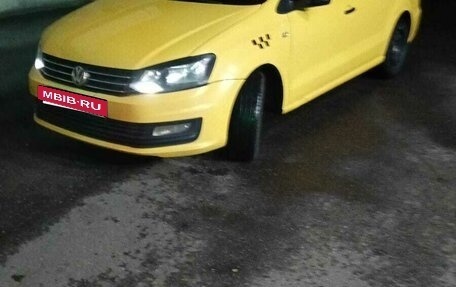 Volkswagen Polo VI (EU Market), 2018 год, 500 000 рублей, 2 фотография