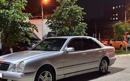 Mercedes-Benz E-Класс, 1999 год, 500 000 рублей, 2 фотография