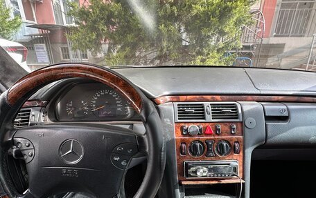 Mercedes-Benz E-Класс, 1999 год, 500 000 рублей, 6 фотография