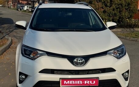 Toyota RAV4, 2016 год, 2 700 000 рублей, 1 фотография