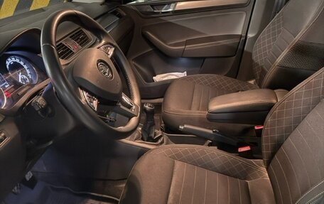 Skoda Rapid I, 2017 год, 1 300 000 рублей, 9 фотография