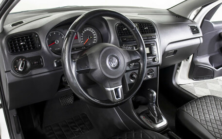 Volkswagen Polo VI (EU Market), 2012 год, 738 000 рублей, 18 фотография