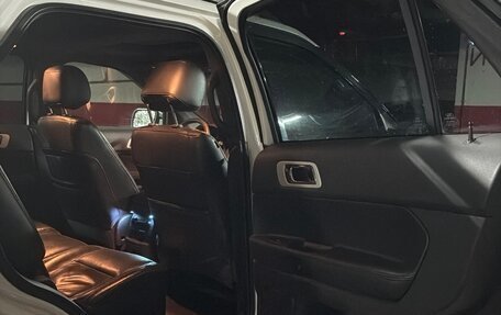 Ford Explorer VI, 2011 год, 1 280 000 рублей, 10 фотография