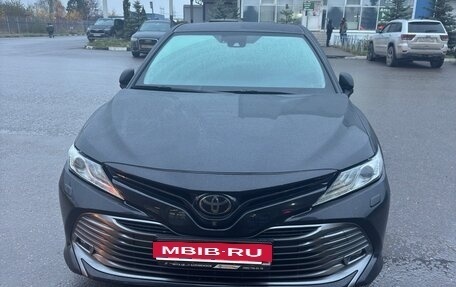 Toyota Camry, 2020 год, 3 100 000 рублей, 1 фотография