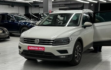 Volkswagen Tiguan II, 2018 год, 2 450 000 рублей, 1 фотография