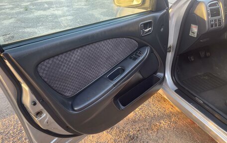 Toyota Avensis III рестайлинг, 2001 год, 520 000 рублей, 11 фотография