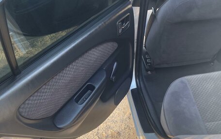 Toyota Avensis III рестайлинг, 2001 год, 520 000 рублей, 13 фотография