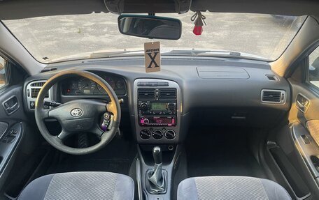 Toyota Avensis III рестайлинг, 2001 год, 520 000 рублей, 15 фотография