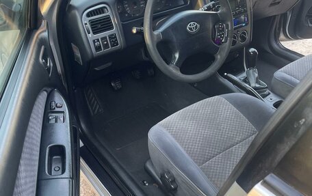 Toyota Avensis III рестайлинг, 2001 год, 520 000 рублей, 17 фотография