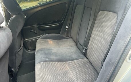 Toyota Avensis III рестайлинг, 2001 год, 520 000 рублей, 19 фотография