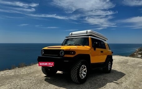 Toyota FJ Cruiser, 2006 год, 3 000 000 рублей, 3 фотография