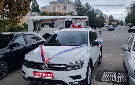 Volkswagen Tiguan II, 2019 год, 2 800 000 рублей, 1 фотография