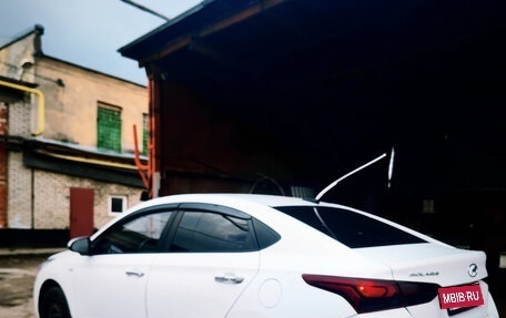 Hyundai Solaris II рестайлинг, 2017 год, 600 000 рублей, 3 фотография