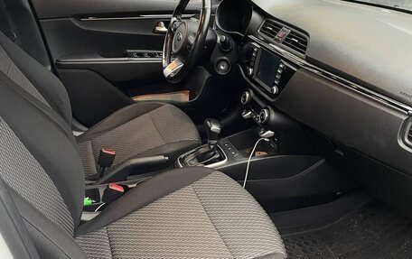 KIA Rio IV, 2018 год, 1 400 000 рублей, 4 фотография