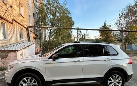 Volkswagen Tiguan II, 2019 год, 2 800 000 рублей, 4 фотография